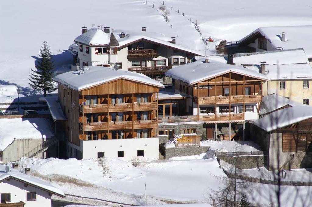 Hotel Edelweiss Malles Venosta Chambre photo